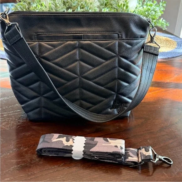 Lug Flare XL Vegan Leather Shoulder/Crossbody Bag Black Quilted - Picture 2 of 12